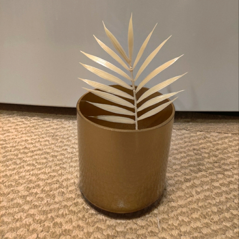 Gold pot/decorative vase